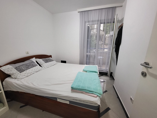 Apartment mit einem Schlafzimmer, 100 m vom Meer entfernt in Rafailovići